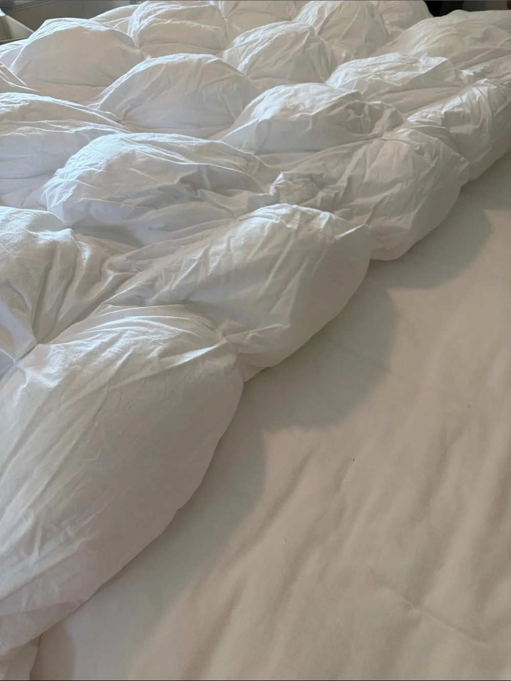 Quince Cotton Pintuck Comforter – King/Cal King – White – Excellent Return Condi